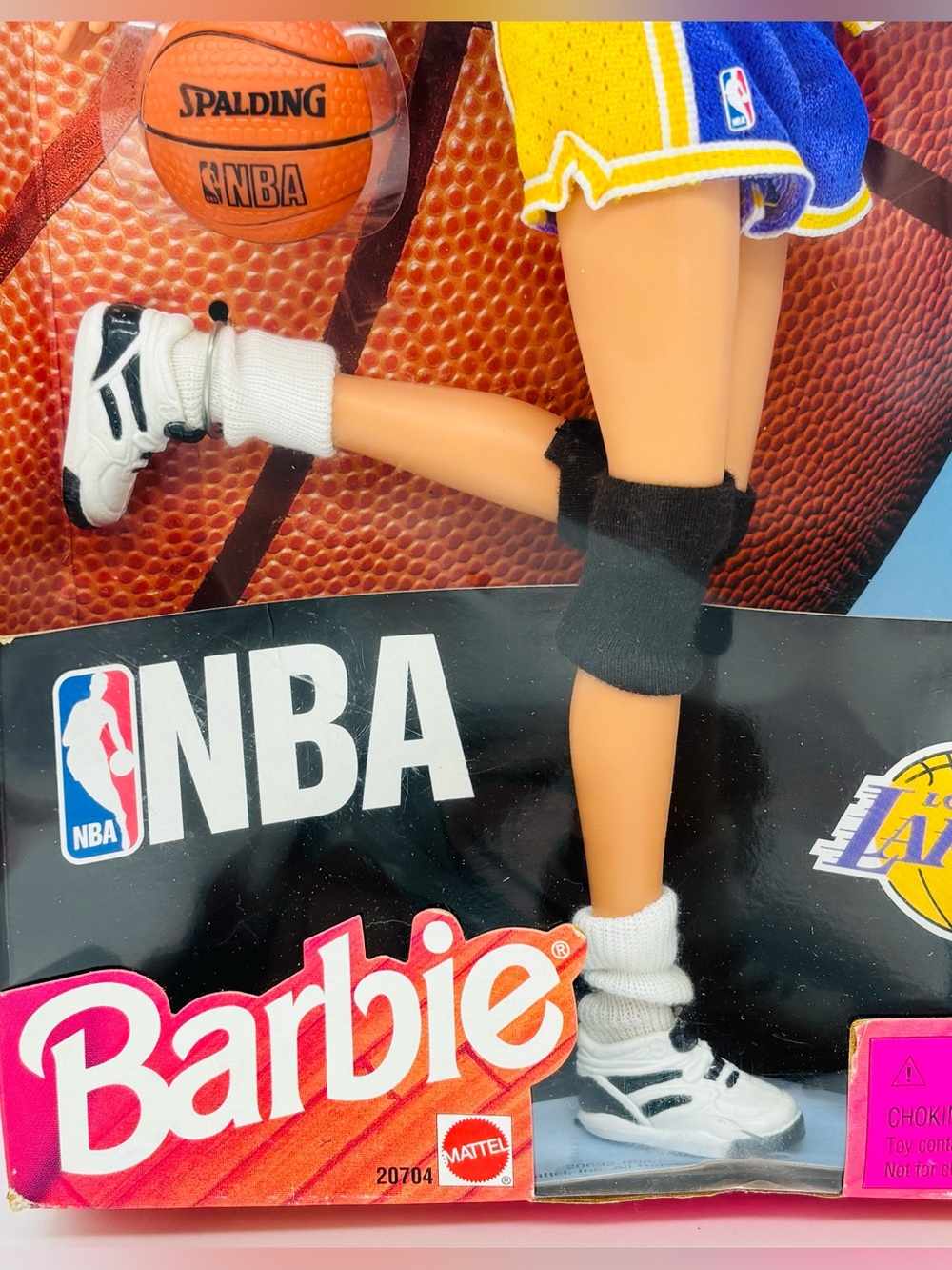 Vintage 1998 Barbie NBA Los Angeles Lakers Doll Mattel NRFB 90s Collectible - Picture 6 of 16